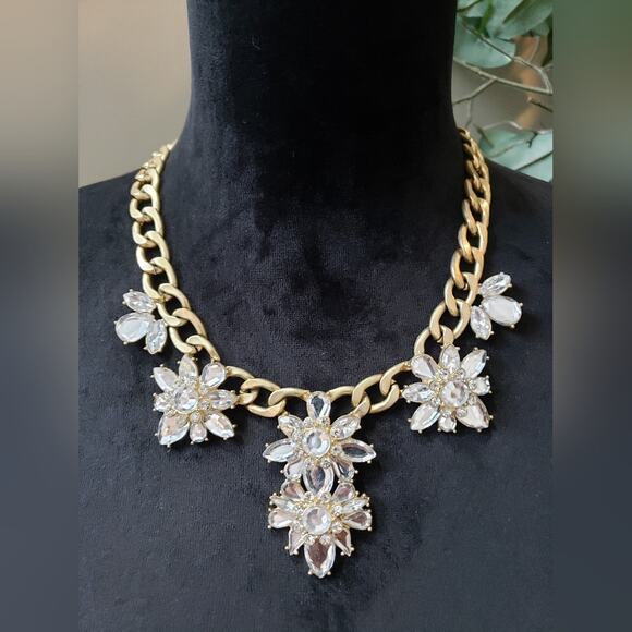 Women Fashion Gold Tone Crystal Cluster Flowers Bold Chain Necklace with Lobster - Picture 1 of 7